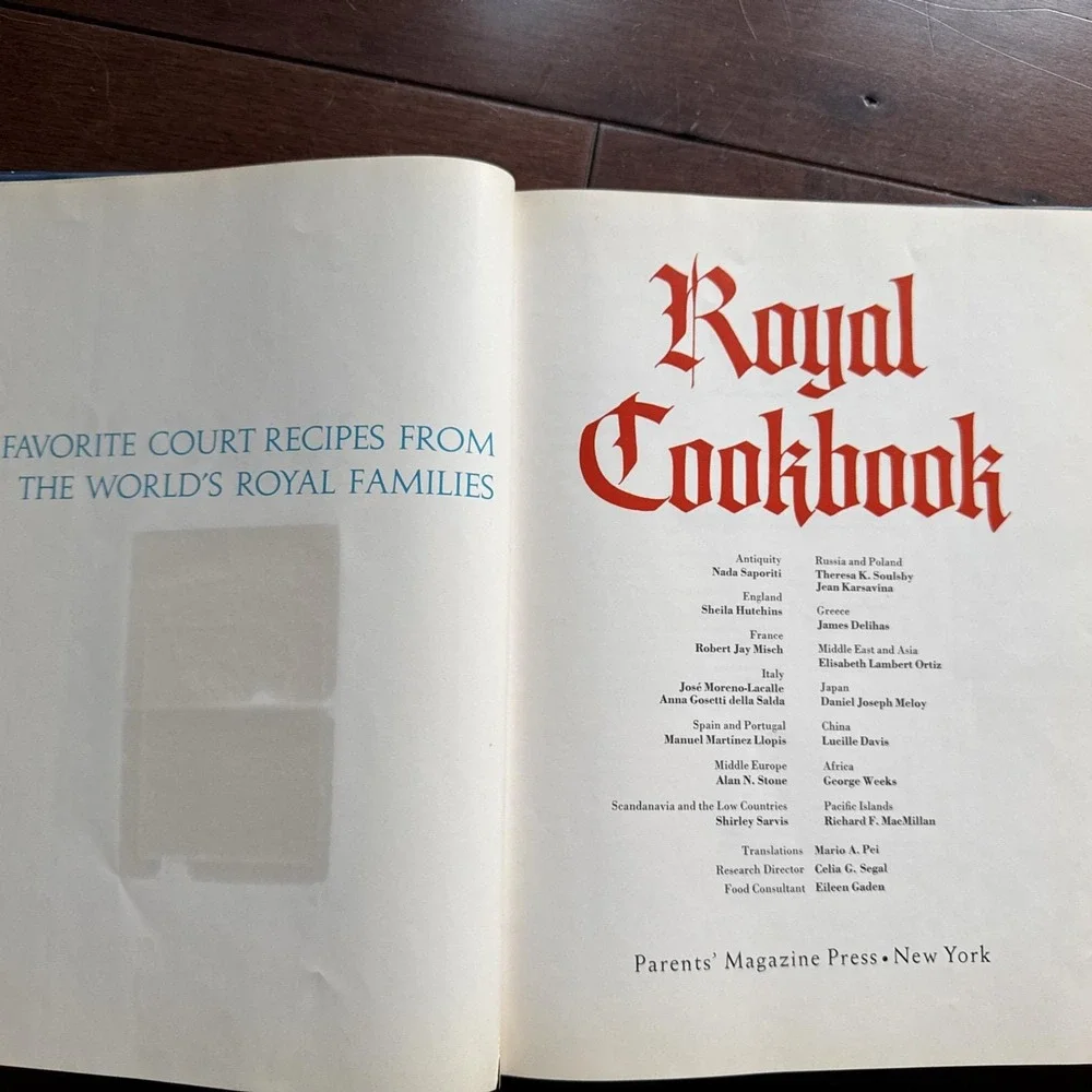 Royal Cookbook 1971 Favorite Court Recipes from the World's‎ Royal Families 1st